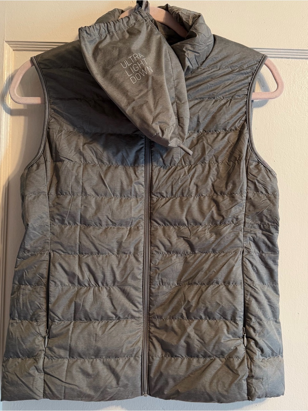 Uniqlo Ultra Light Down Gray Puffer Vest